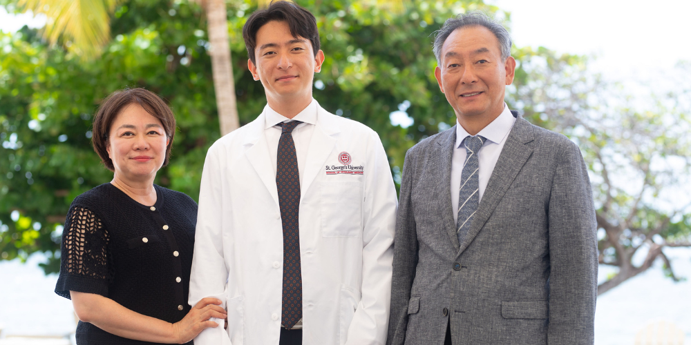 Term 1 SVM student Namju Lee and his parents at the Fall 2025 SVM White Coat Ceremony